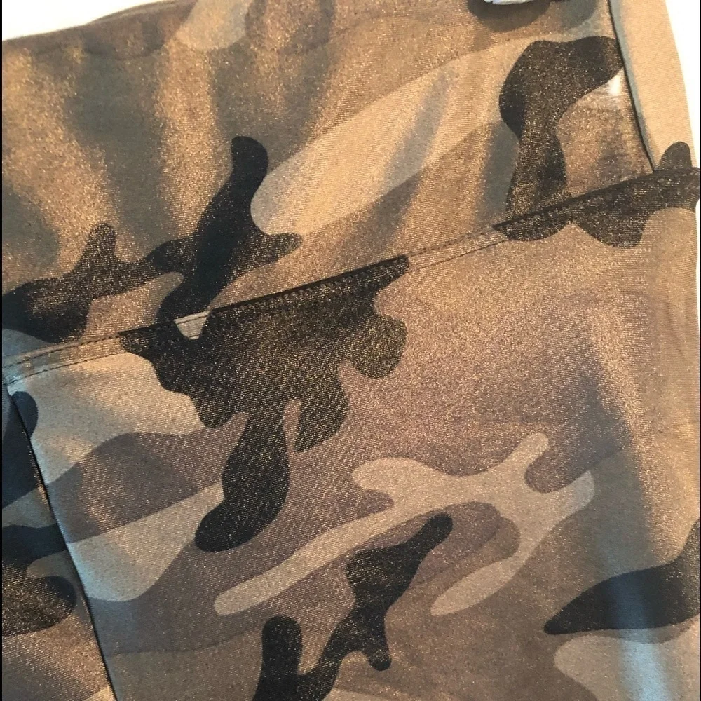 Koral Lustrous High Rise Leggings In Camo Size S